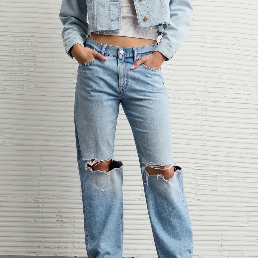 American Eagle Outfitters Light Blue Ripped Boyfriend Jeans